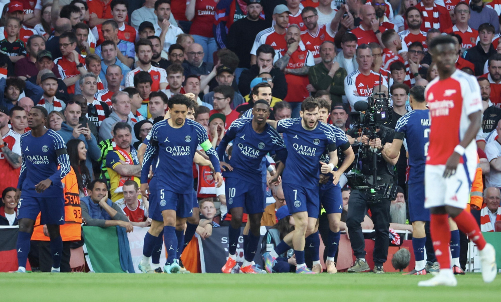 电讯报：杜库雷、齐耶赫等73人联名致信欧足联，要求禁赛以色列