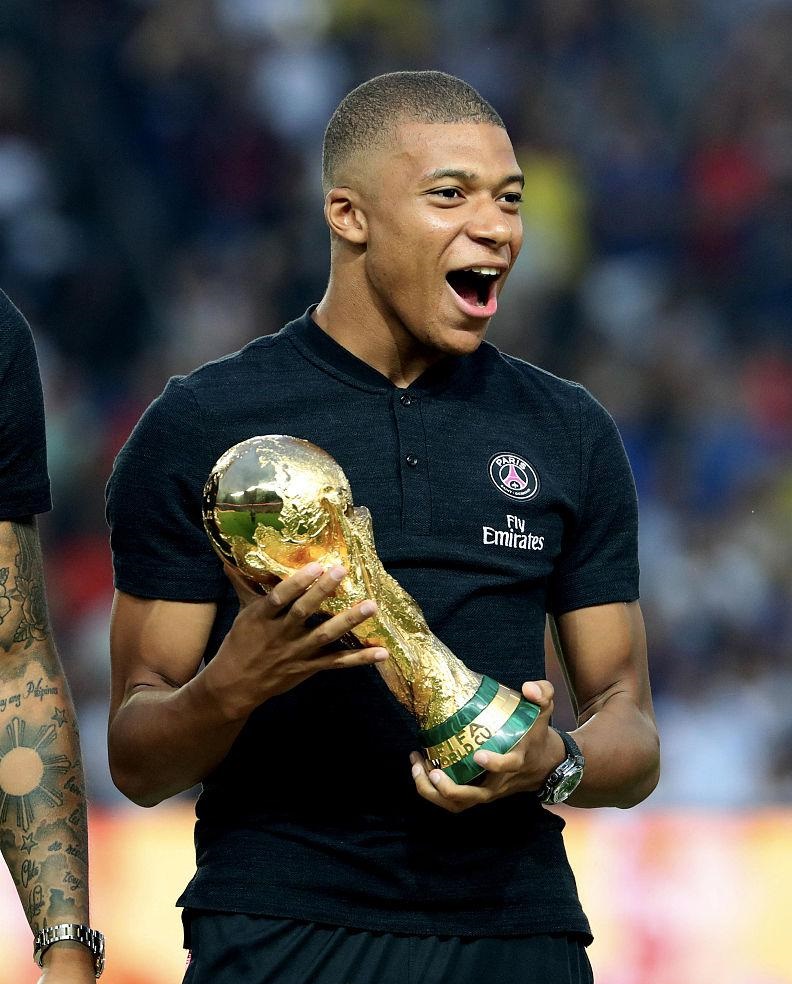 李璇：三镇开出国内球员顶薪与邓涵文续约，但没能续约成功