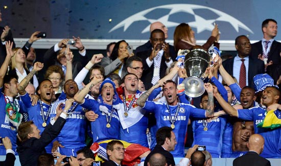 忠诚！每体：拉菲尼亚目前没经纪人，拒绝所有离开巴萨的谈判