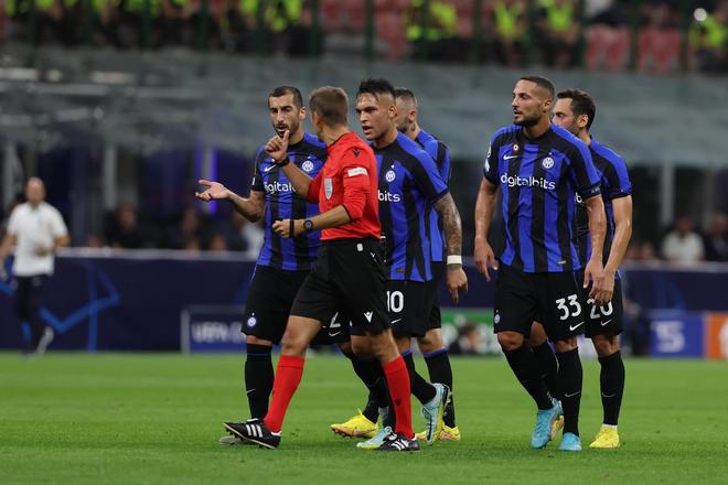 广东男篮末节逆转击败山东